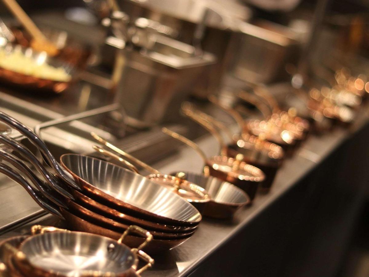 Moevenpick Hotel Du Lac Τύνιδα Εξωτερικό φωτογραφία A variety of pans