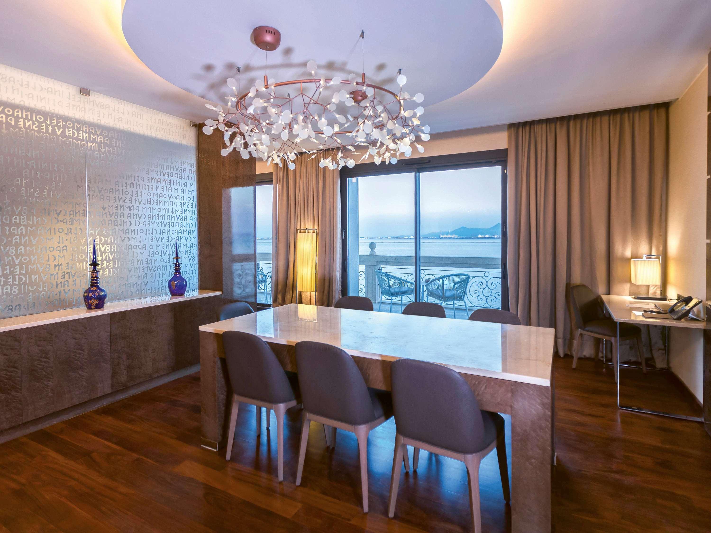 Moevenpick Hotel Du Lac Τύνιδα Εξωτερικό φωτογραφία The interior of the Presidential Suite