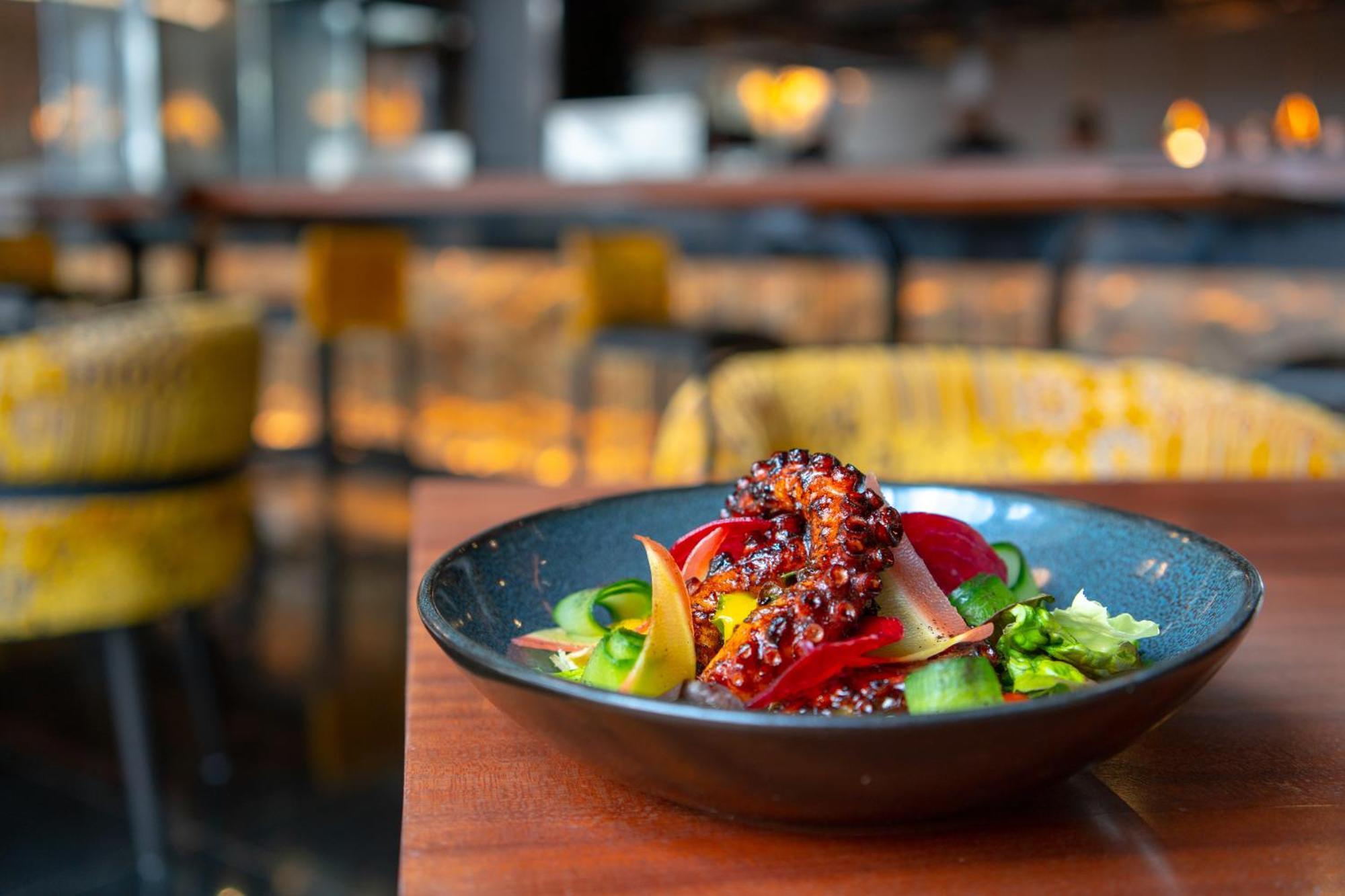 Moevenpick Hotel Du Lac Τύνιδα Εξωτερικό φωτογραφία Octopus salad