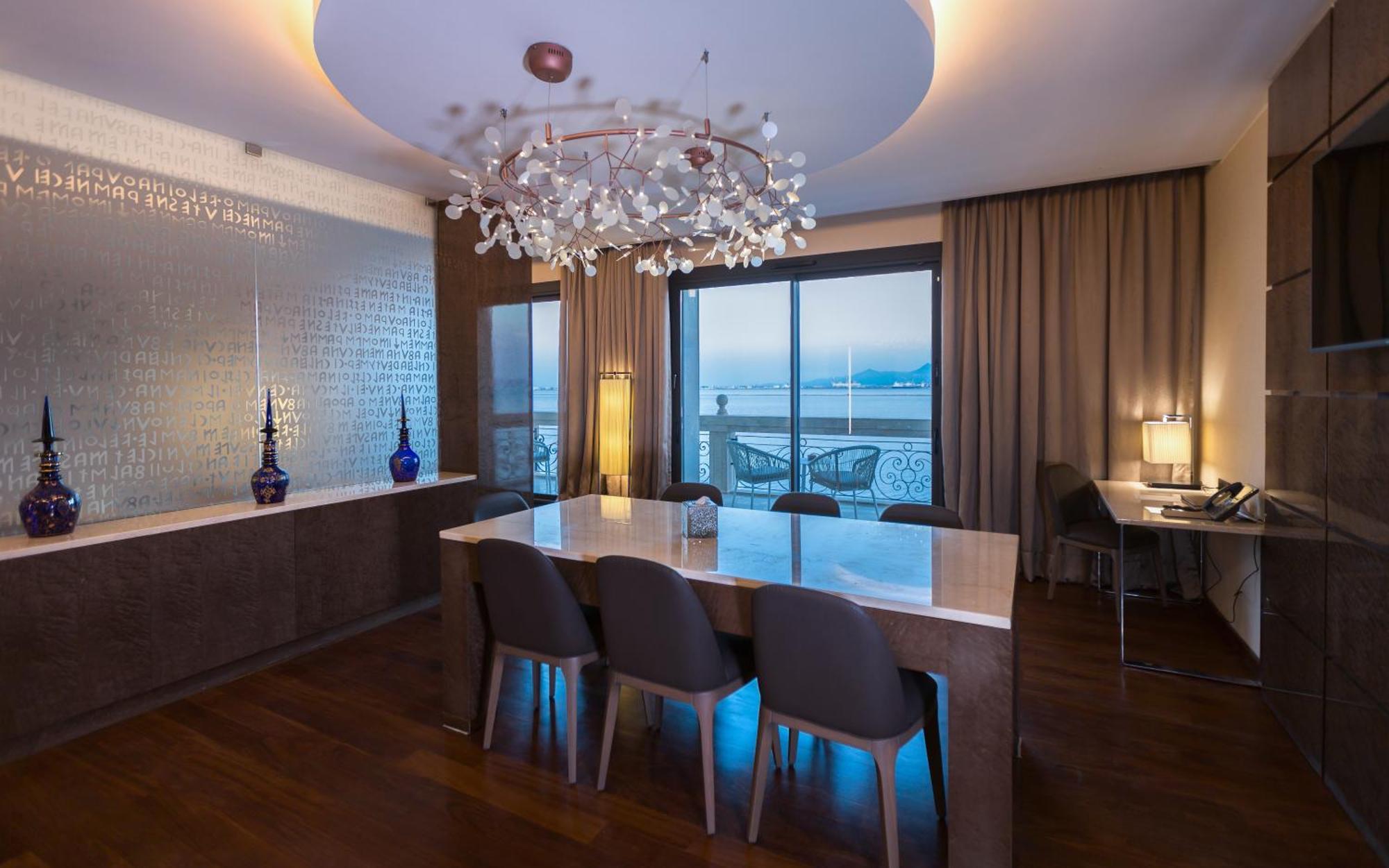 Moevenpick Hotel Du Lac Τύνιδα Εξωτερικό φωτογραφία A suite at the Four Seasons Hotel