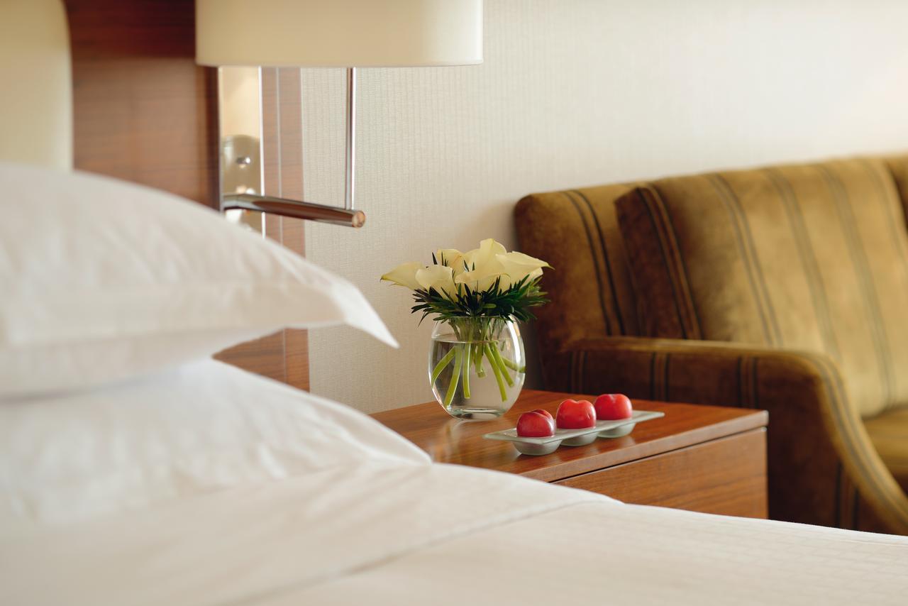 Moevenpick Hotel Du Lac Τύνιδα Εξωτερικό φωτογραφία A room at the hotel